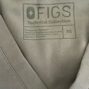 FIGS Catarina Xs Charcoal